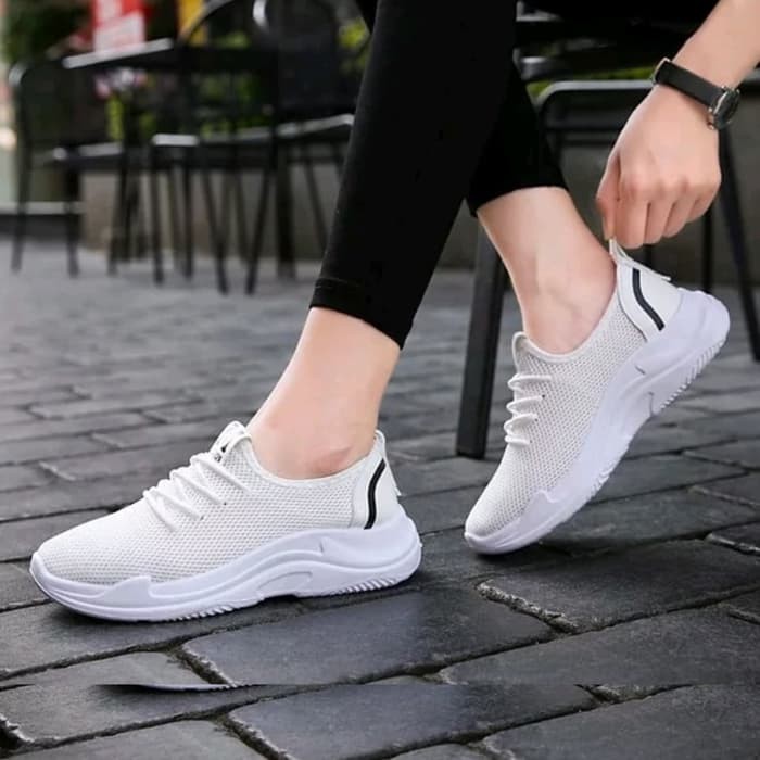 Sepatu Kets Tali Wanita M05 Putih