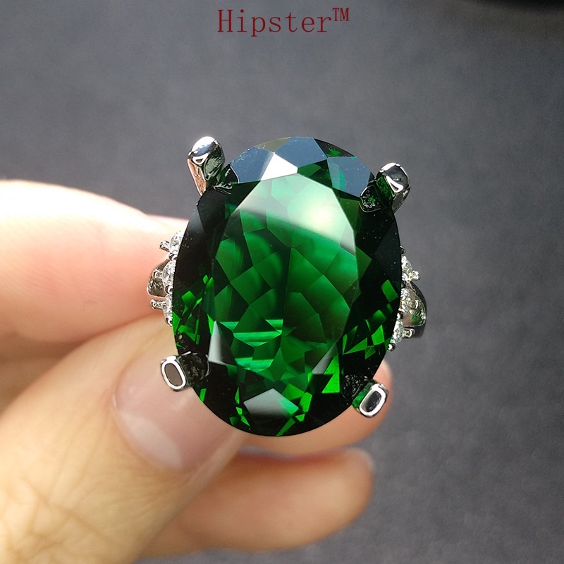 Best Selling Fashion Luxury Inlaid Emerald Ring