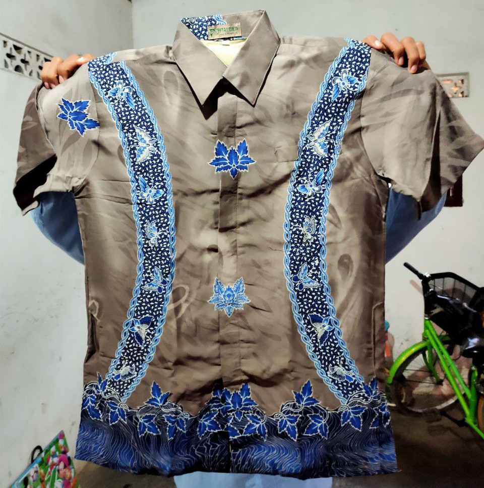 Kemeja Batik Semi Sutra Kreep Puring Istimewa Bahu Pakai Busa Kemasan Kardus Loyality