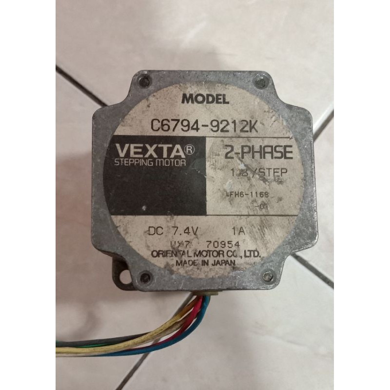 Oriental Vexta C6794-9212K Melangkah Stepper motor 2 Phase 1.8Deg