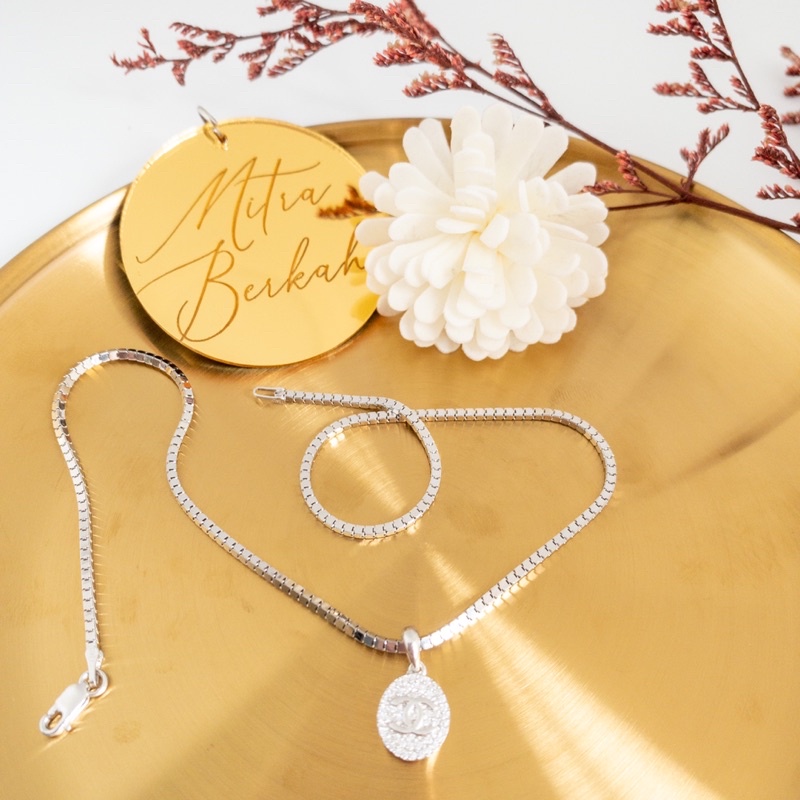 Liontin chanel perak 925 lapis emas putih