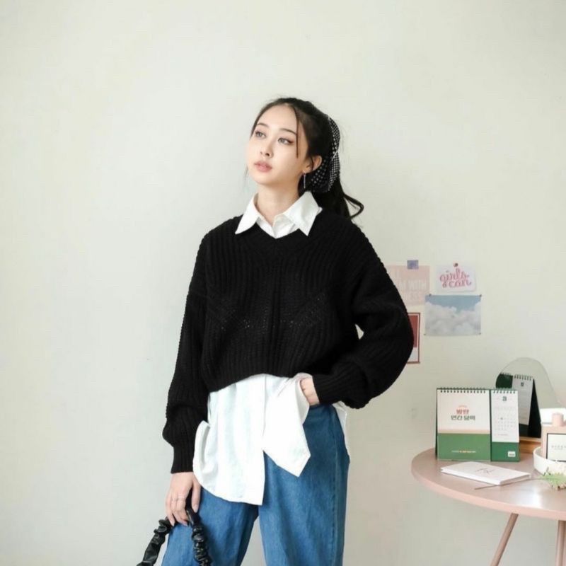 KBS BAJU RAJUT HANNA OVERSIZE KNIT/ YEJI SWEATER CROP OVERSIZE PREMIUM / V SWEATER RAJUT HIGH QUALITY