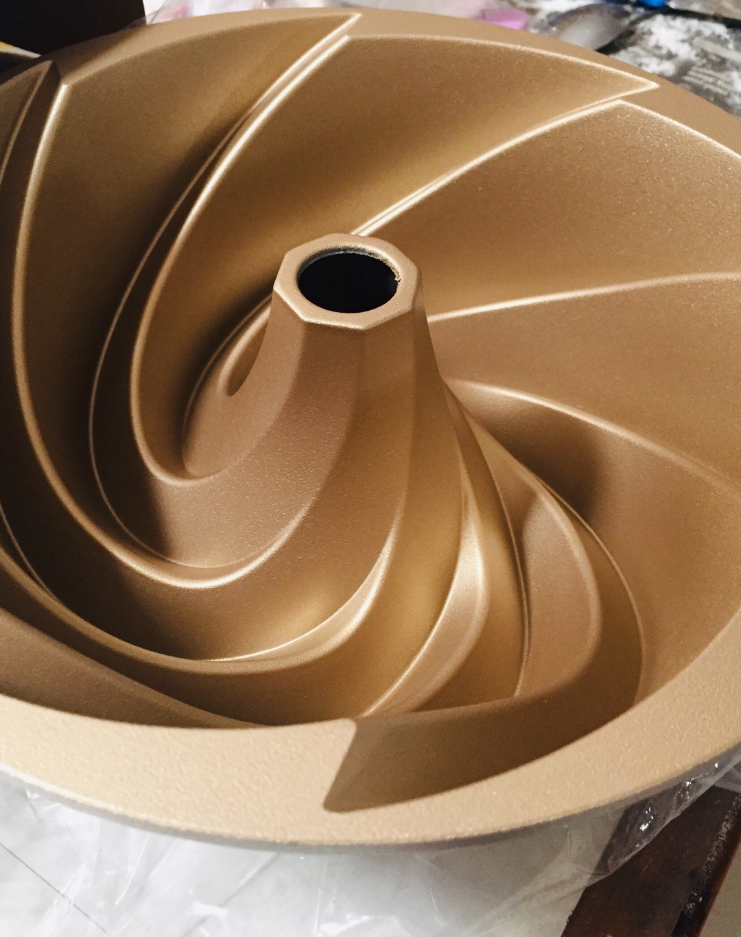 Kirin Premium Cake Pan Die Cast | Cetakan Kue Premium | Champagne Gold 24 Cm - Marissa