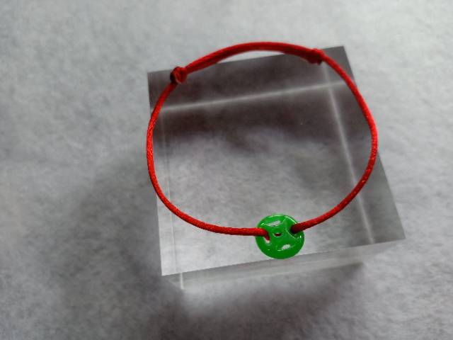 Gelang Tali Merah Giok Hijau Koin Cina