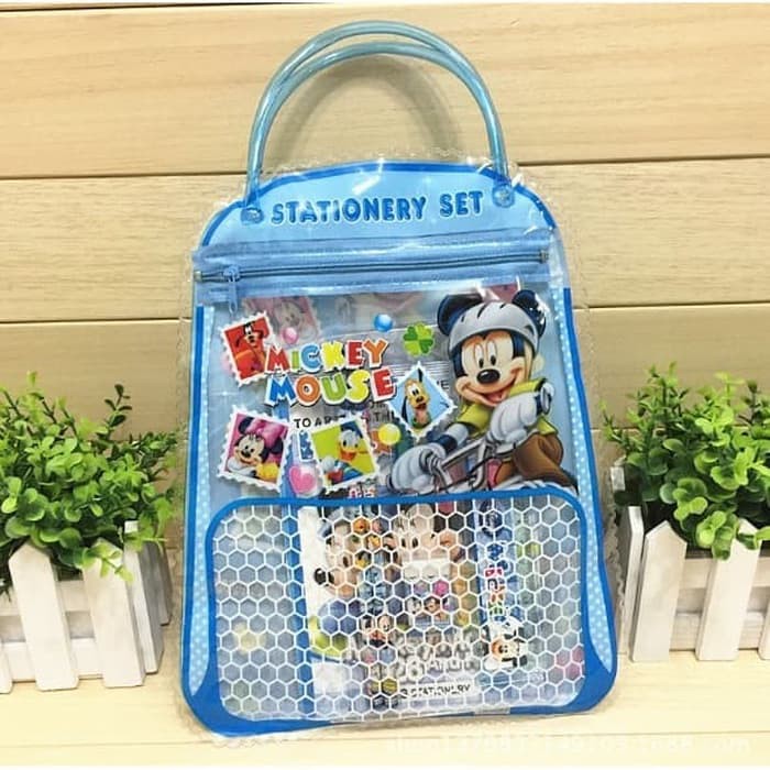 

SET ALAT TULIS 6 in 1/TAS SOUVENIR/ BINGKISAN ULANG TAHUN ANAK - DORAEMON