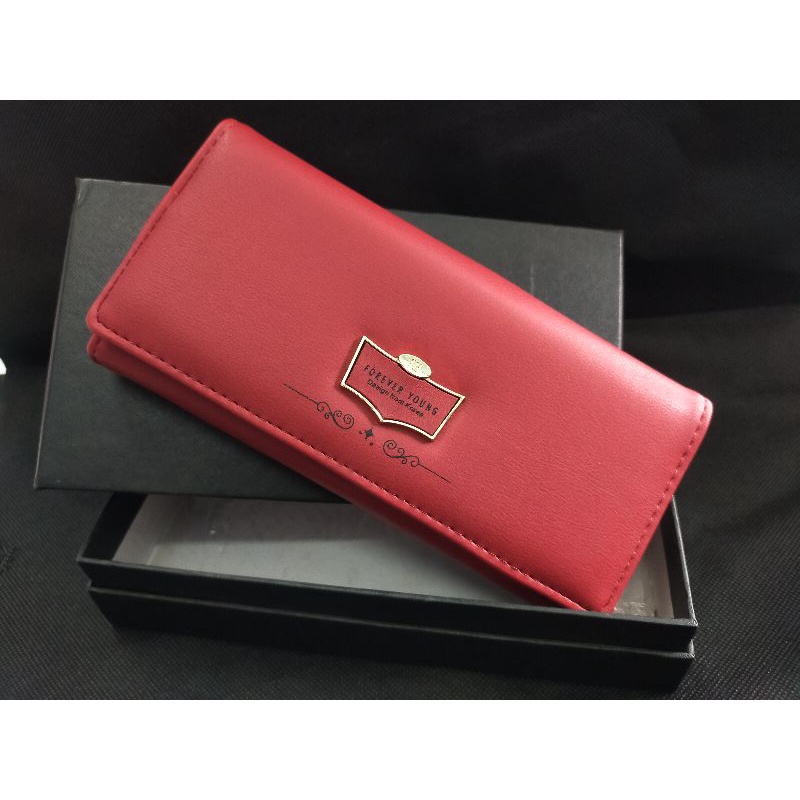 Dompet Wanita Merek Bally dan forever young