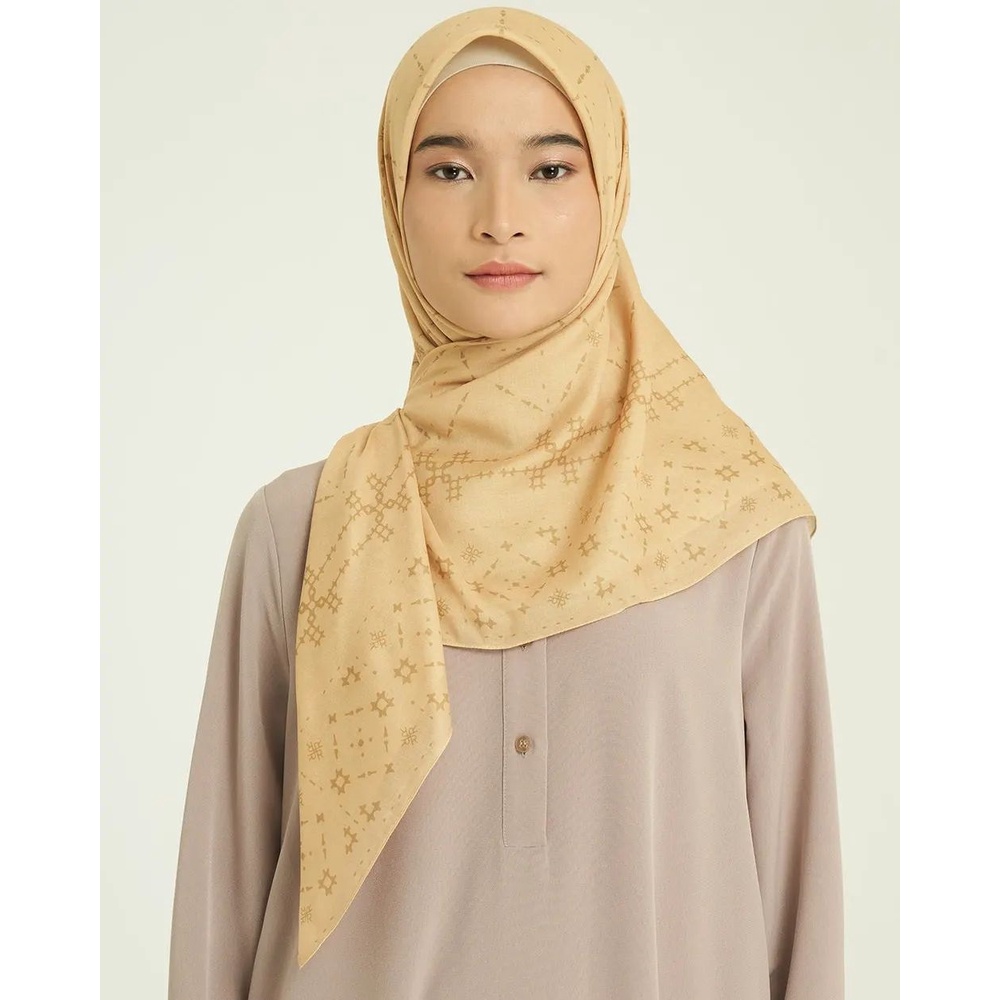 Scarf Monogram 04 / Riamiranda /  Monogram Series