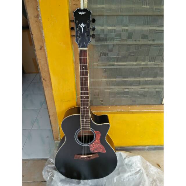 Gitar taylor black custom