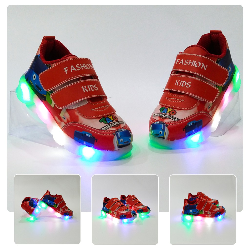 Sepatu Sneaker Lampu LED Anak Laki-laki / Sepatu Sneaker Anak Model Bergambar Kartun