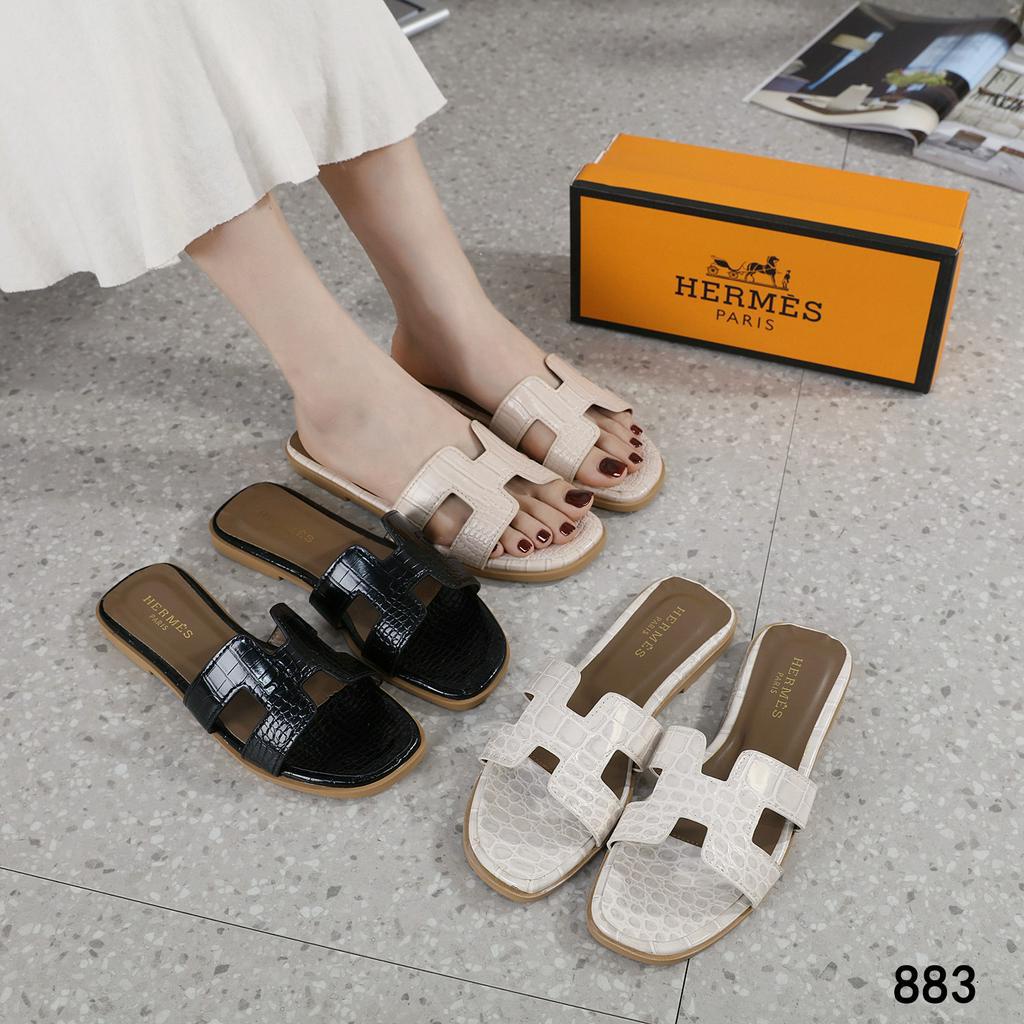 883 Croco Sandal