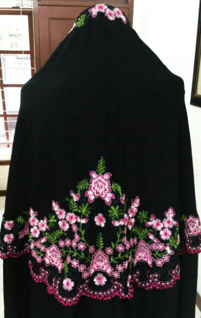 Mukena Black Rayon Cotton by L'eeza Embroidery