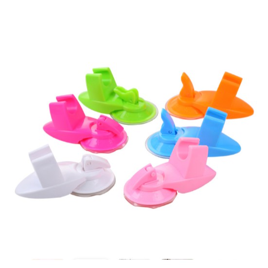 Gantungan Shower Mandi Suction Cup Hanger Holder Dudukan Shower Tempel