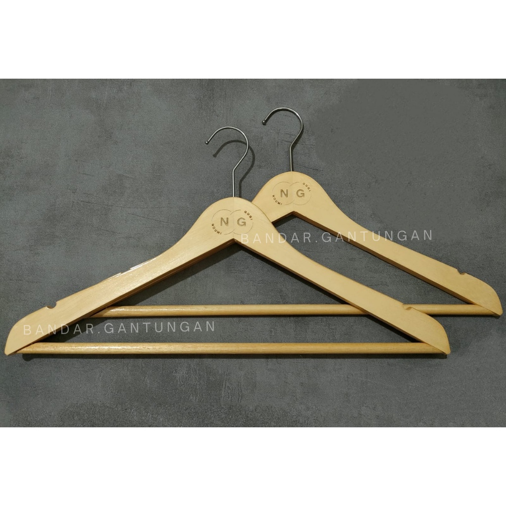 !! TIDAK COD !! Hanger kayu Bisa Custom Logo Grafir Laser Gantungan Baju Distro Butik  Estetik Hanger Kayu Natural Dewasa - BH