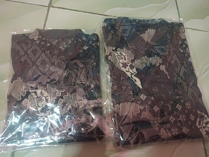 Kemeja Batik Anak Warna Dasar Hitam Motif Semu Ungu