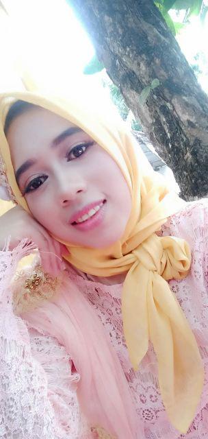 Bedcover Aloha Uk. King (180x200)cm & Uk. Queen (160x200)cm Motif Bunga Nuansa Merah Pink Ungu