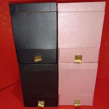 

Box Persegi Laci 19x19T19/ Gift Box Kotak Kado/ Kotak Hadiah