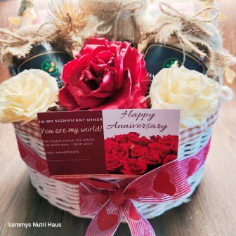 

Gift Basket of Healthy Mix Goodies (RAW) /Kado Hamper