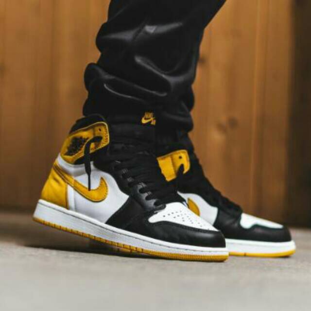 Nike Jordan 1 high kuning hitam