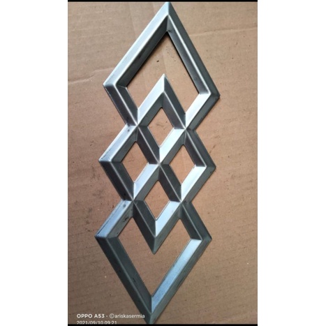 Ornamen Besi Plat Wajik