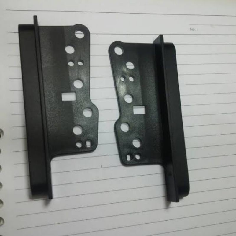 Frame Kupingan untuk Head Unit Avanza Agya Ayla Innova Xenia Fortuner Livina Sigra Calya