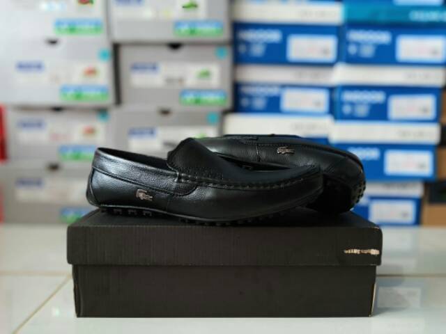 LACOSTE Sepatu Pantofel Kulit