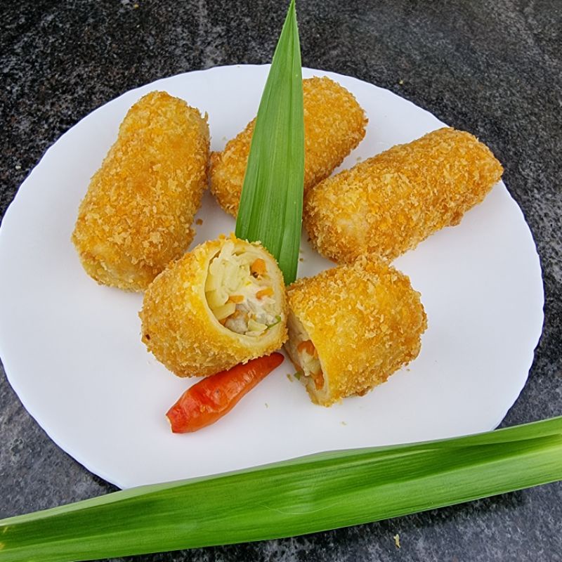 [1box isi 4pcs] Risoles isi Keju Mozarella, Sayur dan Ayam. Ready to Eat