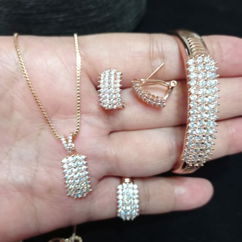 Set Replika Berlian Medan Lapis Emas AntiKarat AntiAlergi TahanLama