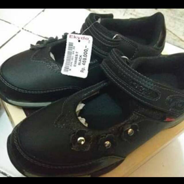 Ekydo sepatu anak perempuan