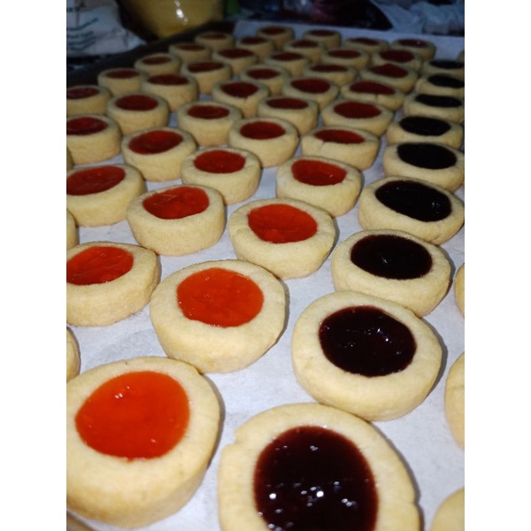 

Kue Kering Strawberry/Blueberry Awra Cookies