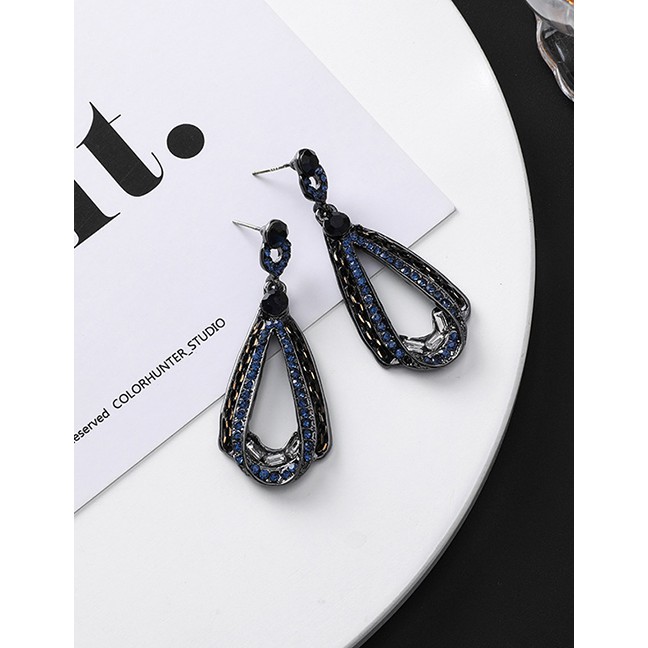 LRC Anting Tusuk Fashion Rhinestone Drop-shaped Earrings D28115