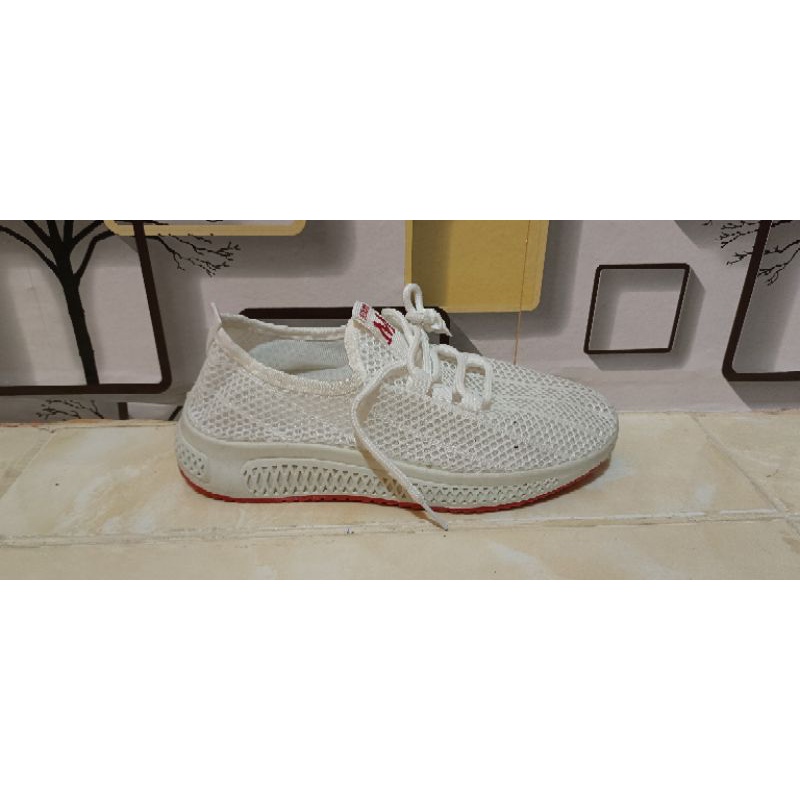 Sepatu second XIUXIAN