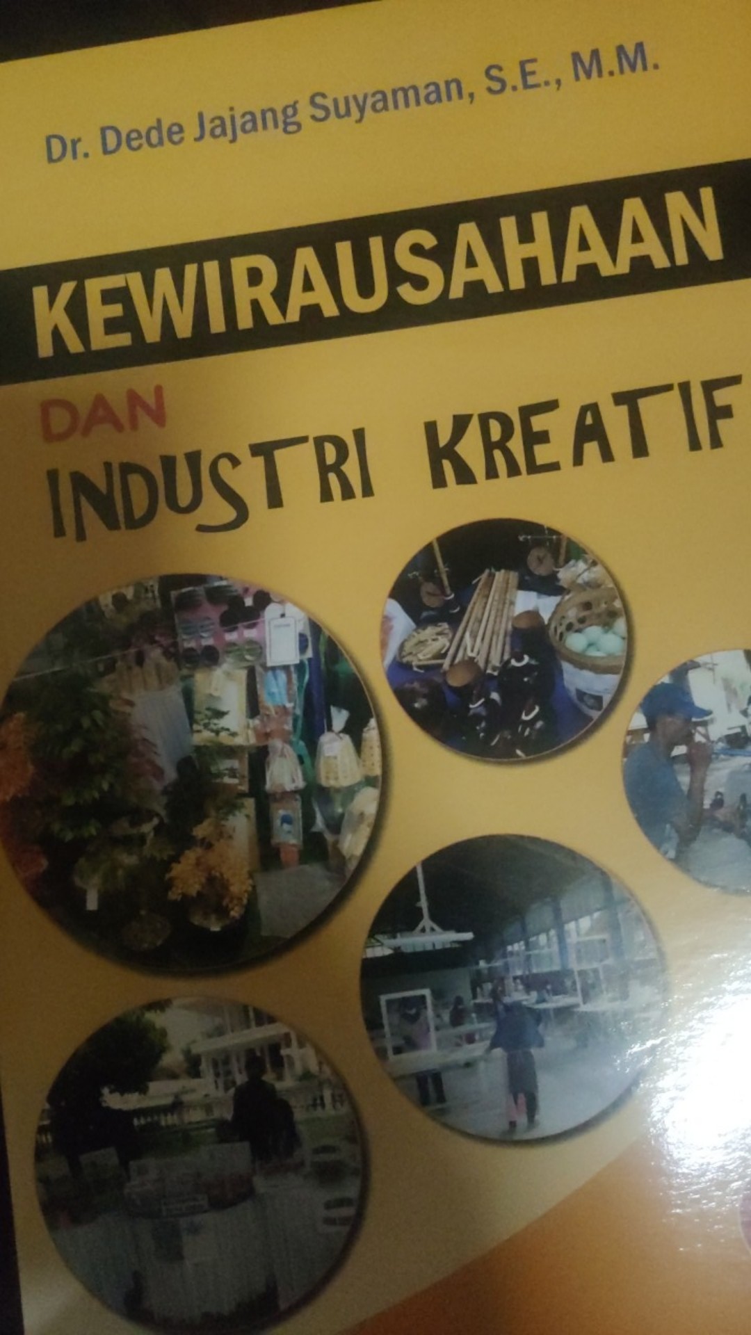 Kewirausahaaan Dan Industri Kreatif.