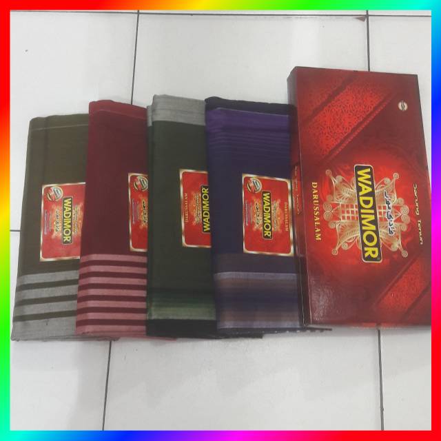 Sarung wadimor aneka corak