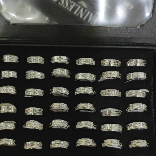 Cincin titanium isi 36pcs warna silver motif garis