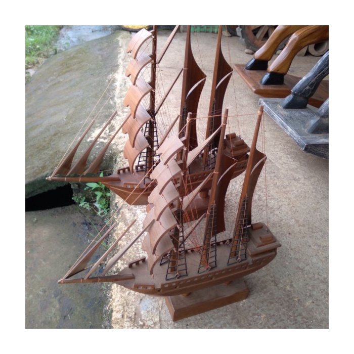 MINIATUR KAPAL LAYAR KAYU JATI PINISI BERKUALITAS