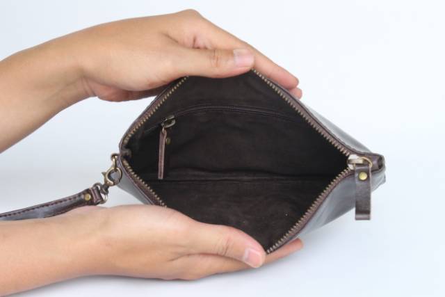 TAS CLUTCH KULIT ASLI WANITA MALIKA / FREE GRAVIR NAMA