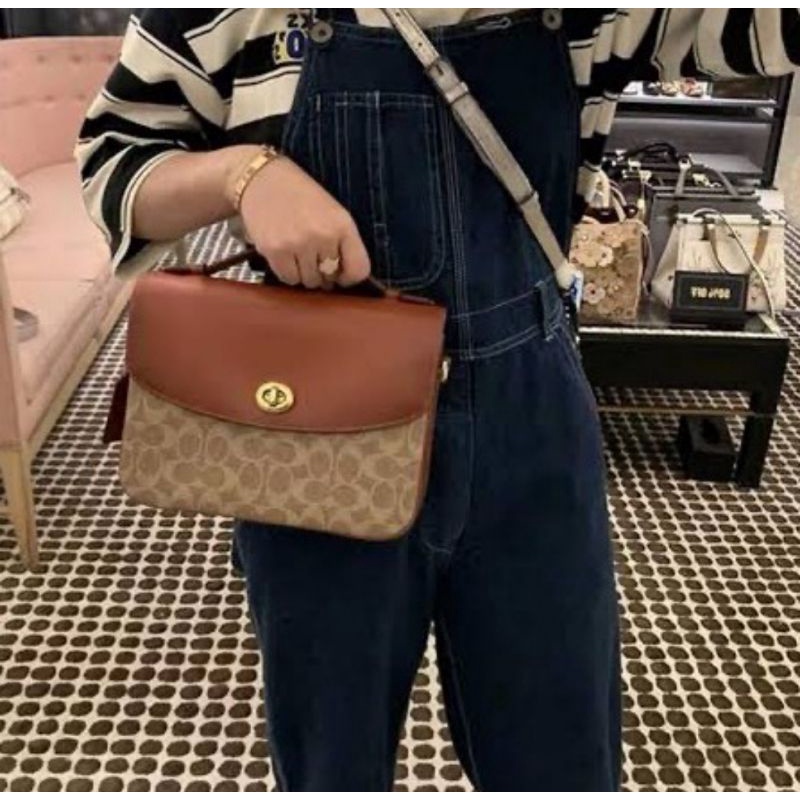 Coach Cassie Crossbody in Signature Canvas(68349)