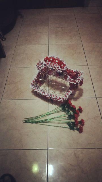 Keranjang Aqua Isi 9 Bunga Manik Akrilik