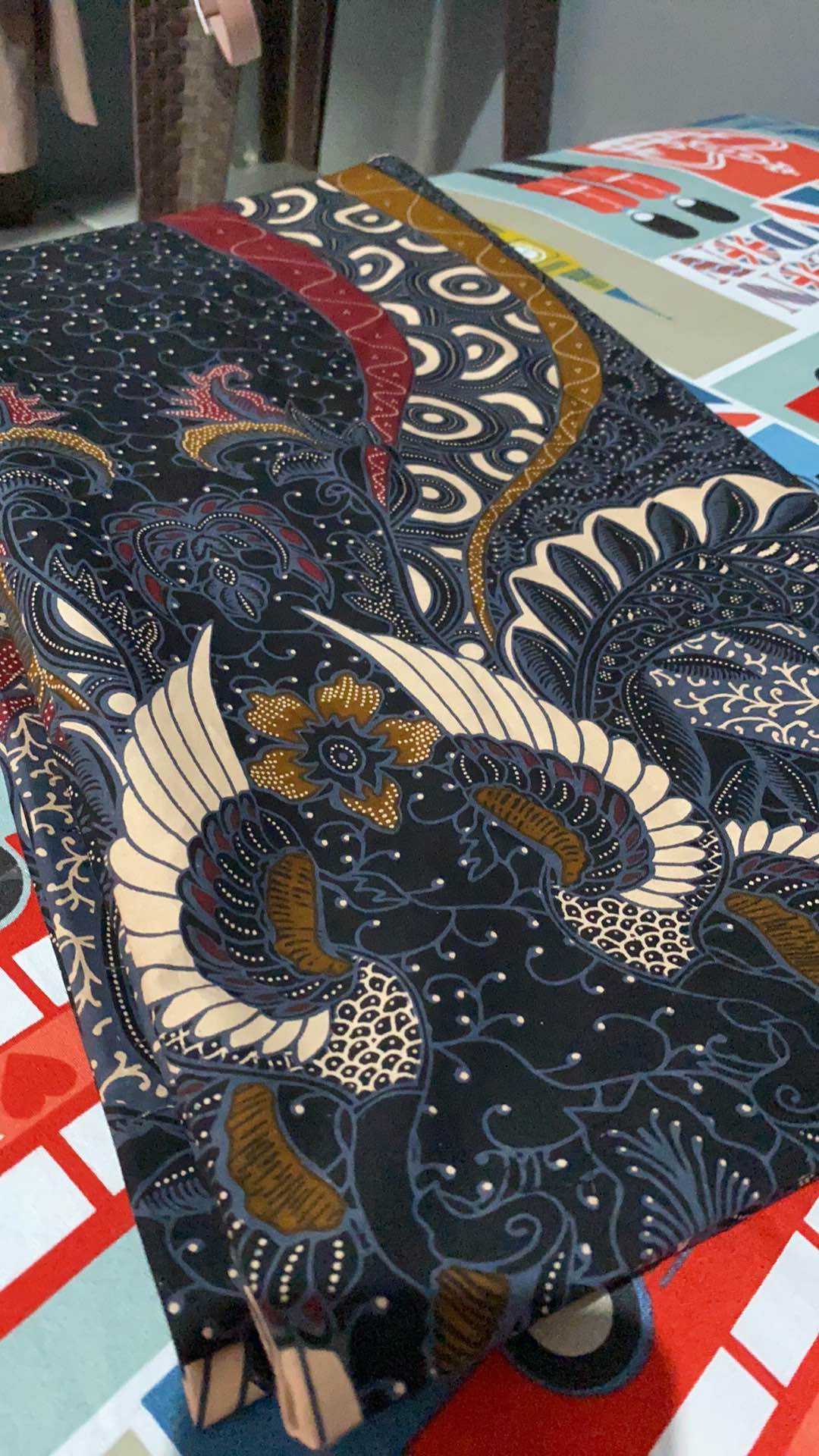 Kain Batik Solo (cabut) Motif Manuk Galaran Warna Ungu Tua