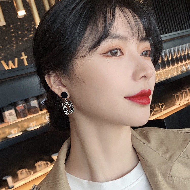 Anting 925 Silver Needle Bentuk Persegi Aksen Berlian Gaya Retro Korea Untuk Wanita