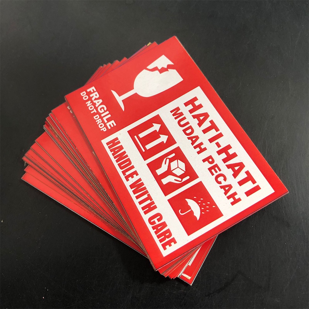 

stiker fragile ukuran 7.5x5cm ready stock berperekat bisa di tempel