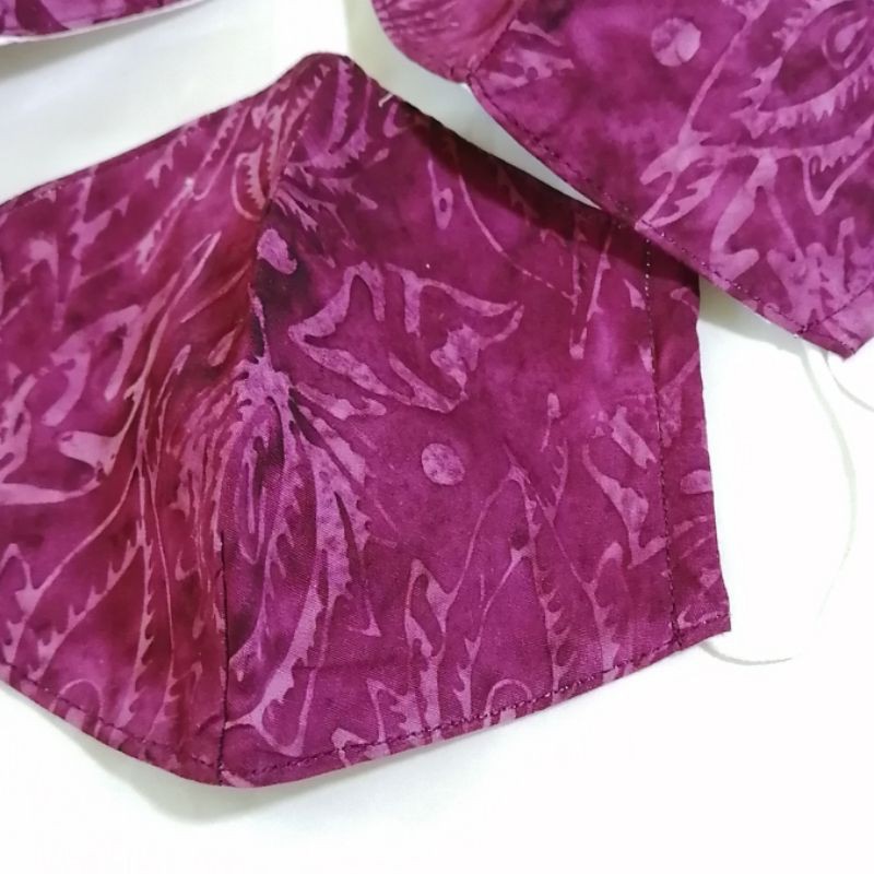 Masker 3 lapis bersaku batik ungu tua (full cotton thread count 250 face mask)