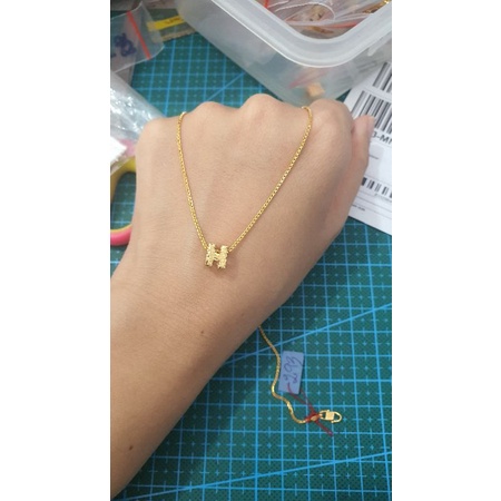 kalung huruf h koreanstyle emas asli 20k