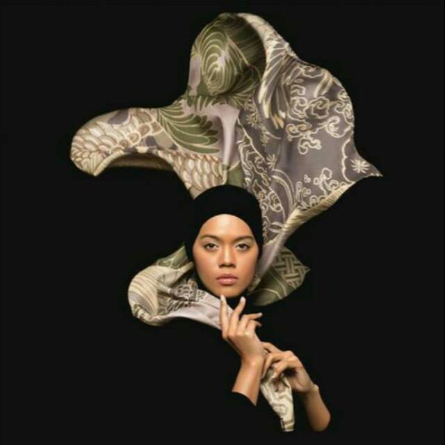 Kamiidea Neoma Scarf