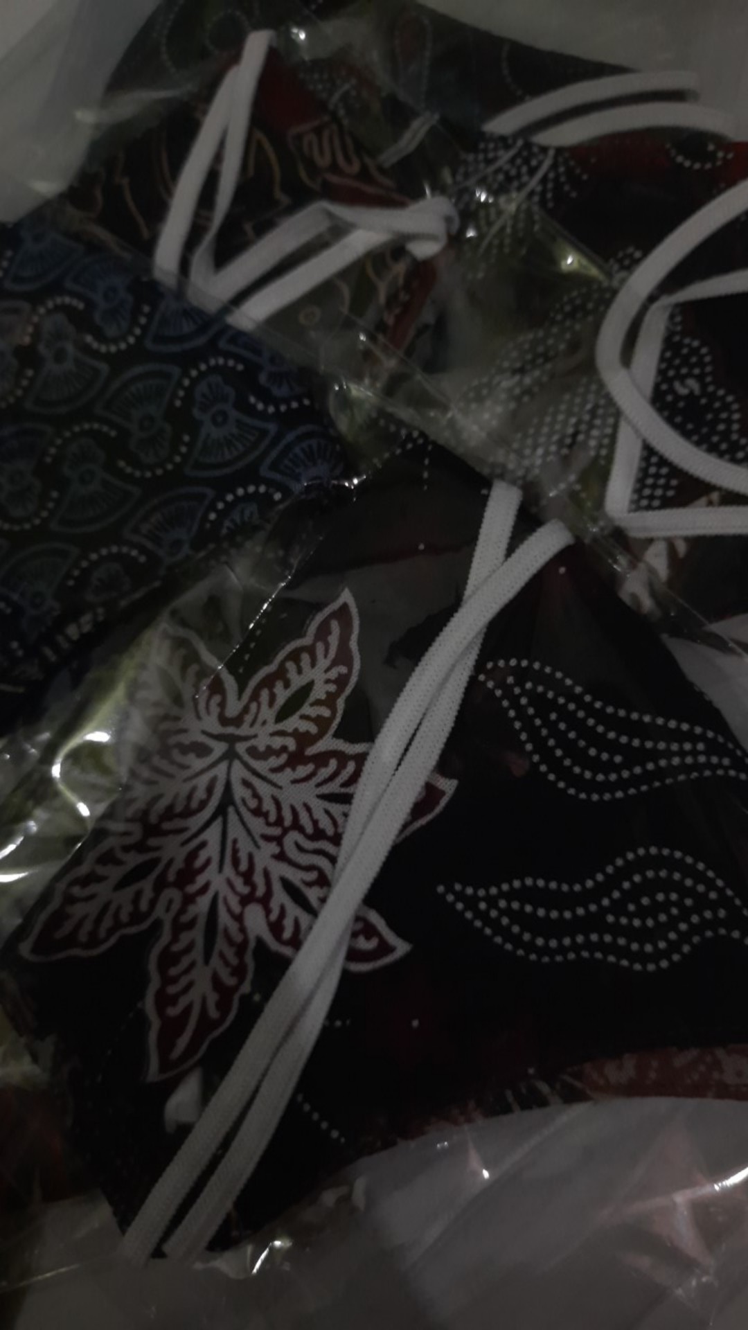 (cod) Masker Motif Batik Solo 2 Lapis Non Medis Earloop Hijab Souvenir Nikah Batik Khas Solo