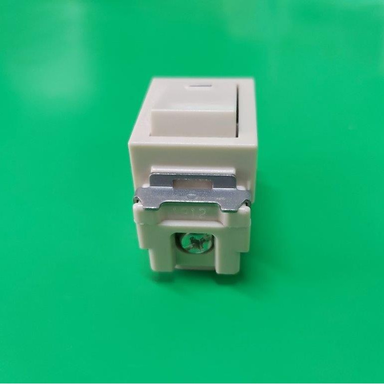 Saklar Panasonic WNJ 5001