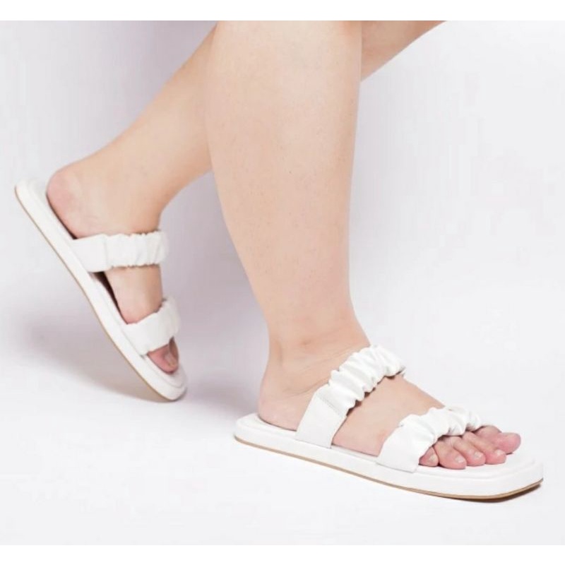 Sandal OVERSIZE Wanita Koreaan 41.42.43.44.45 Sendal Kerut JUMBO Slop Cantik Krem