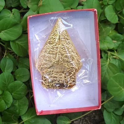 Pin Bros Lambang Gunungan Wayang Antik