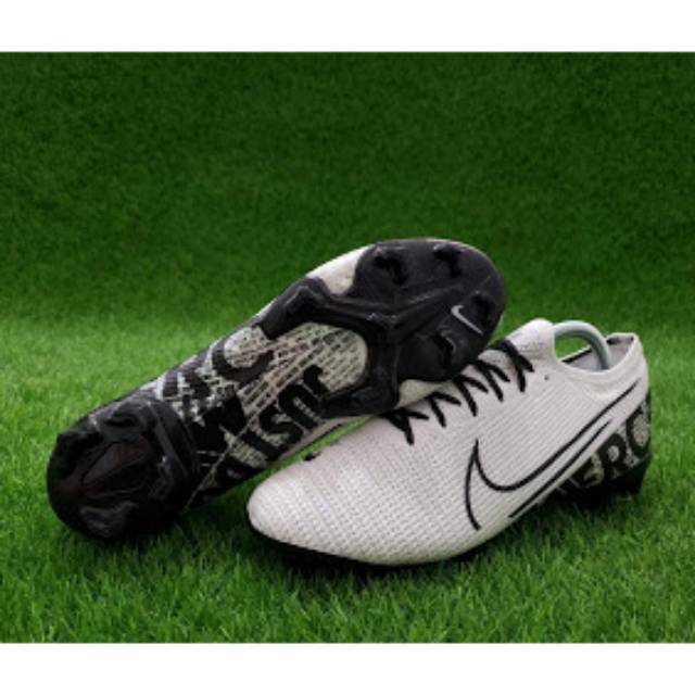 Sepatu Bola Nike Mercurial Vapor XIII Elite FG - White Black