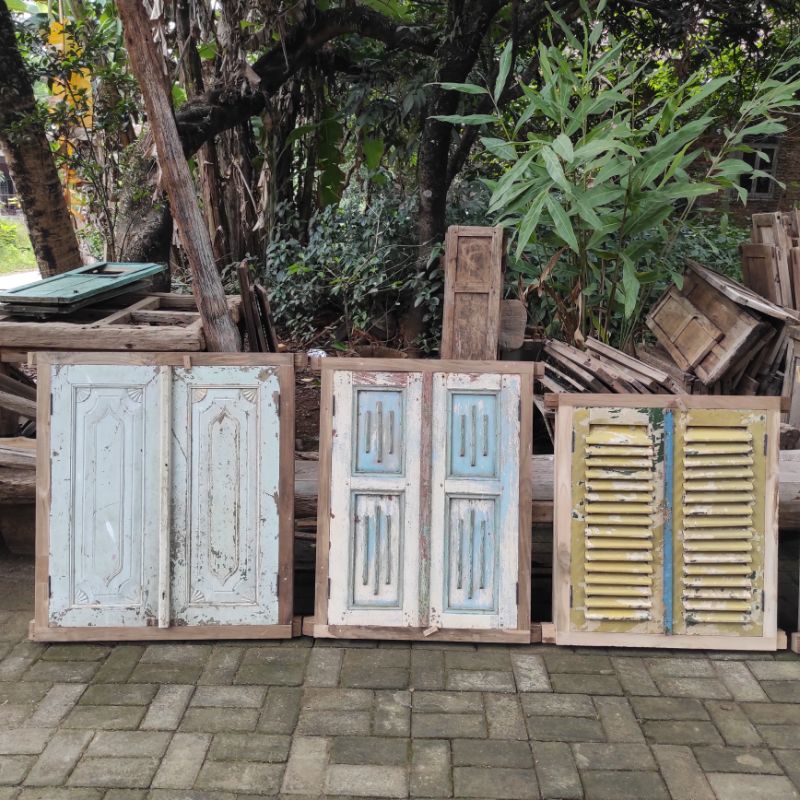 Jendela Kusen Kayu Jati Vintage Colonial